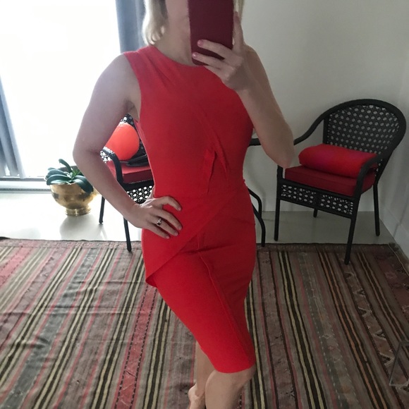 Red dress - Picture 1 of 5